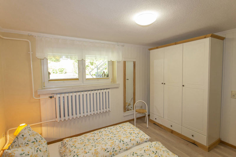 Schlafzimmer 1 