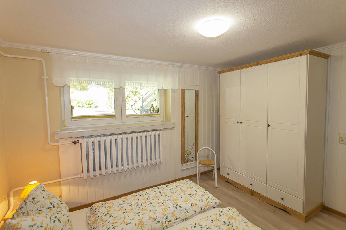 Schlafzimmer 1 